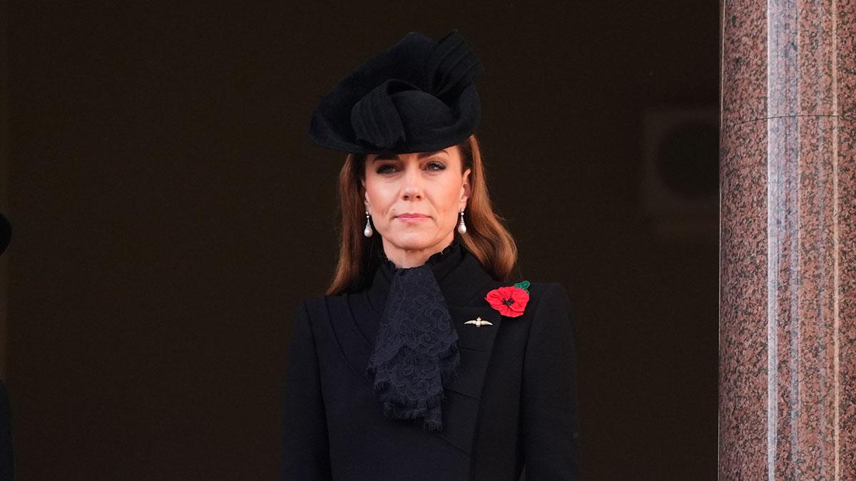 Kate Middleton vuelve a aparecer de luto junto al príncipe George