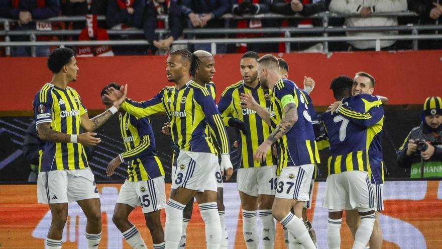 El presidente del Fenerbahçe, acusado de narcotráfico, no puede salir de Turquía